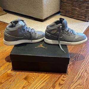 Air Jordans size 8 womens (kids 6.5) space grey 🖤